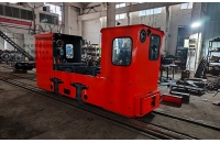 廣西客戶采購(gòu)的CTL5/6GB蓄電池湘潭電機(jī)車(chē)裝車(chē)發(fā)貨